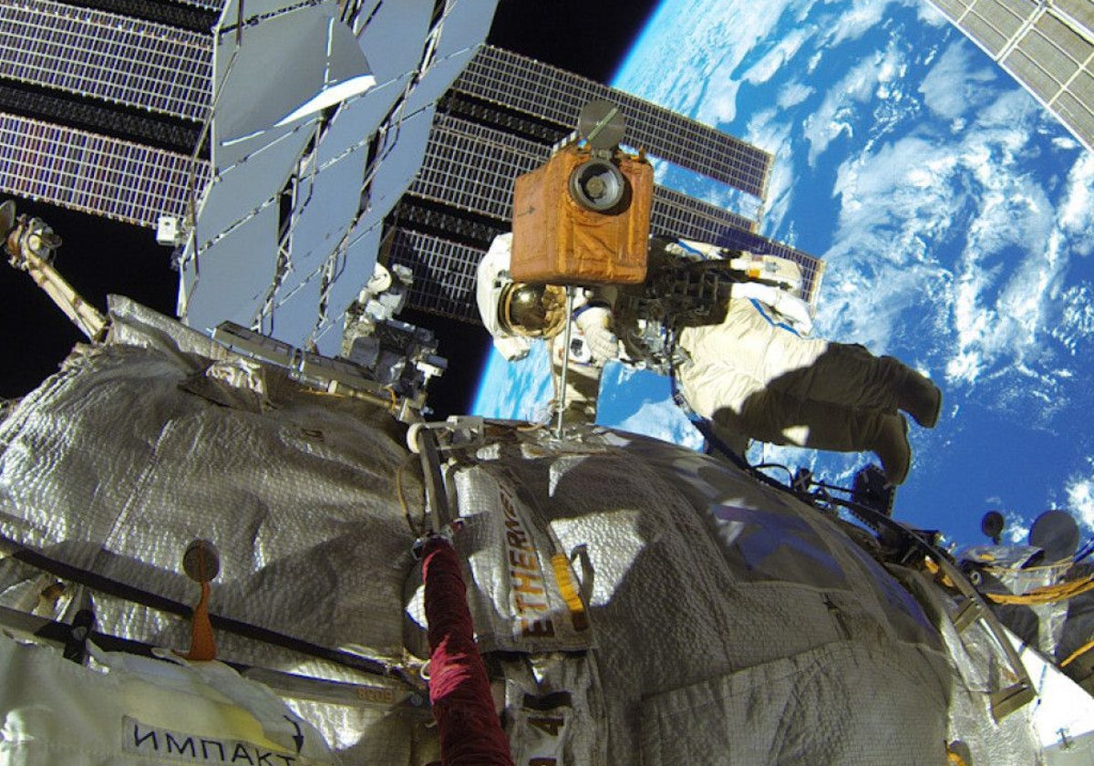 Se aplaza indefinidamente el último viaje privado a la estación espacial por una fuga en el módulo ruso