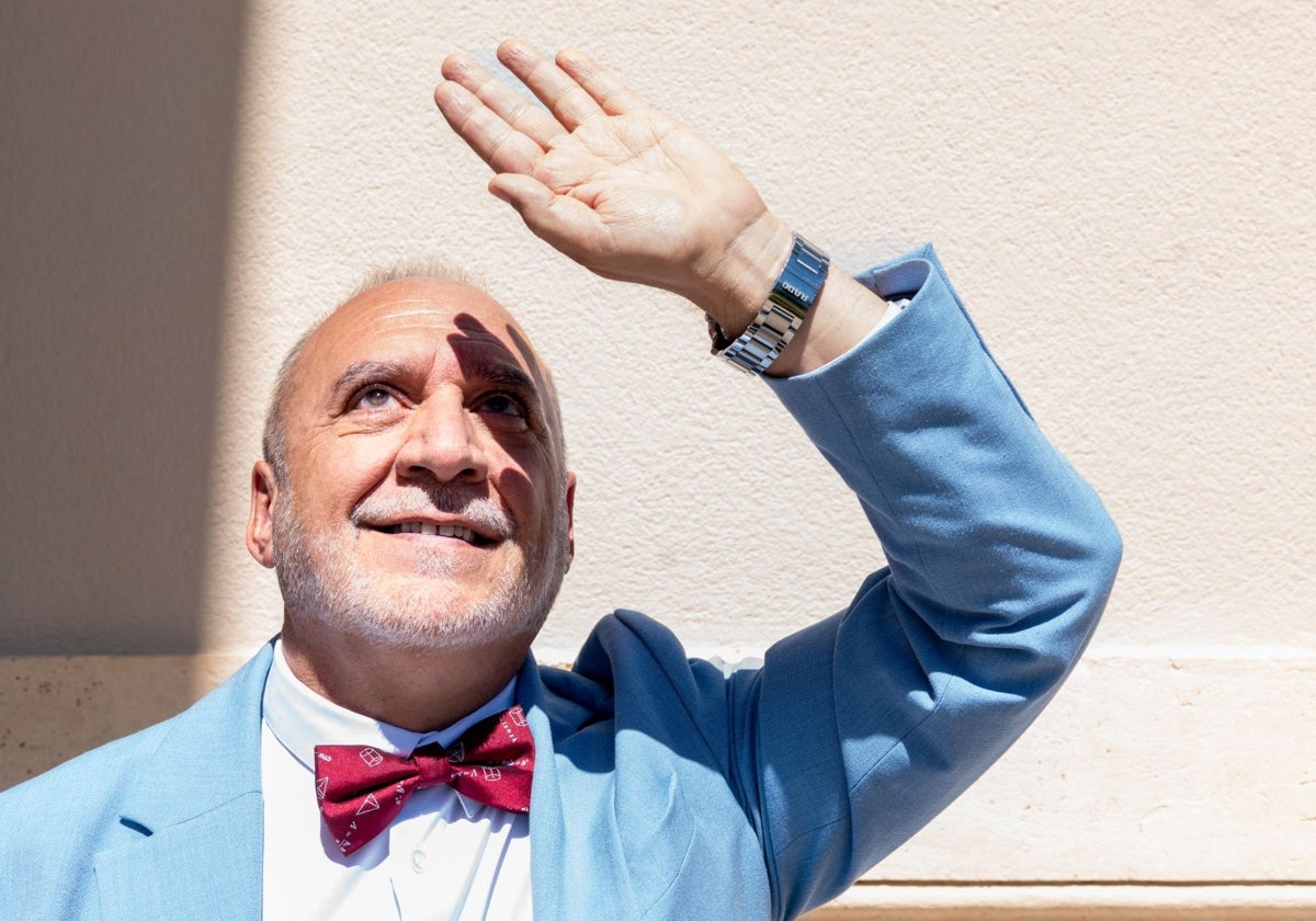 El secretario de Ciencia y presidente de la Comisión de los Eclipses