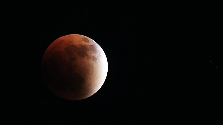 Luna de sangre: el eclipse lunar que (casi) nadie vio