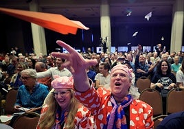 El alcohol ayuda a hablar idiomas o cuánto crece una uña en 35 años, entre los Ig Nobel 2025