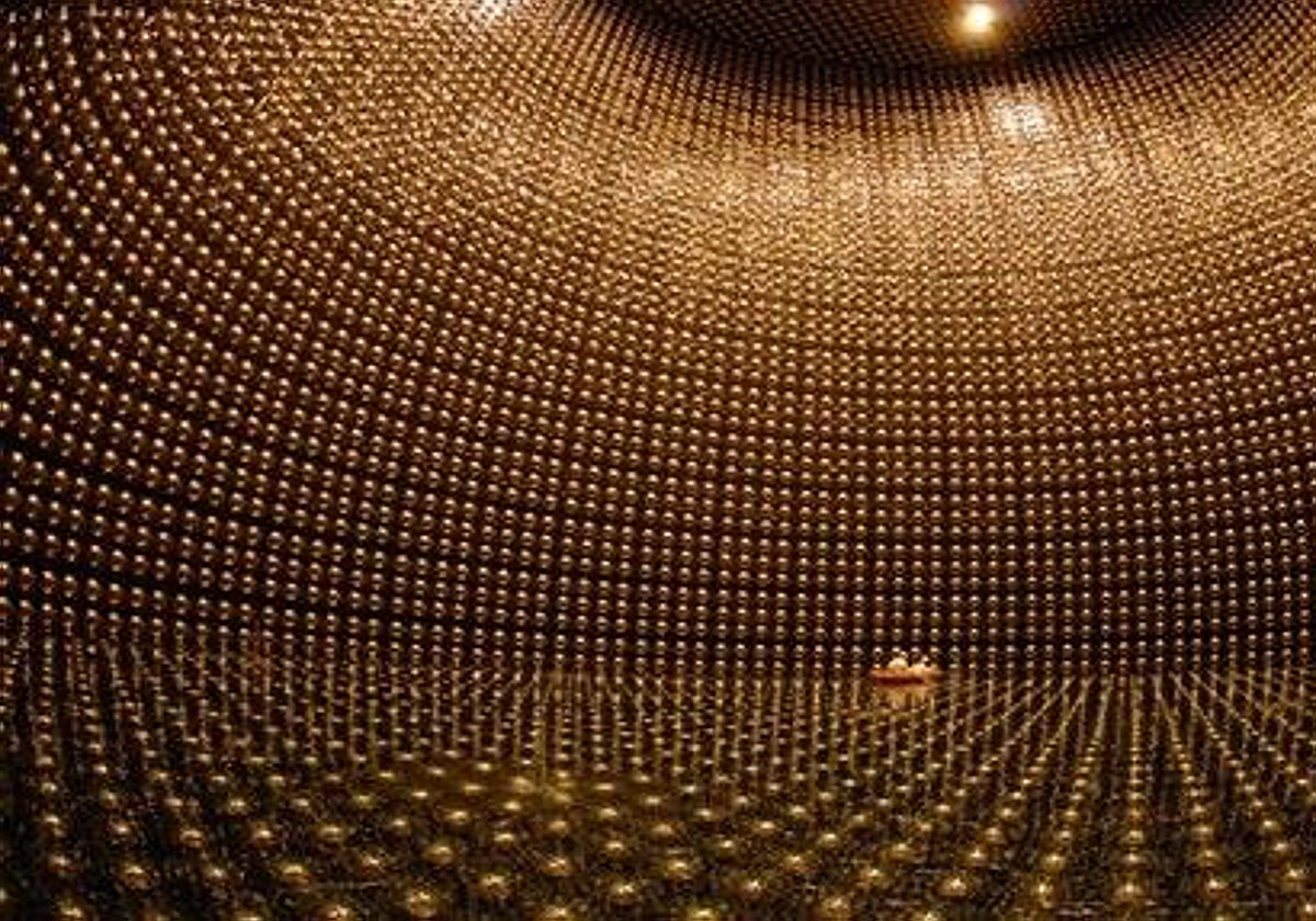 Imagen del interior del detector japonés Súper-Kamiokande