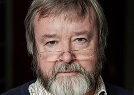 Iain McGilchrist , psiquiatra y neurocientífico: «Si no empezamos a pensar con el lado derecho del cerebro, estamos perdidos»