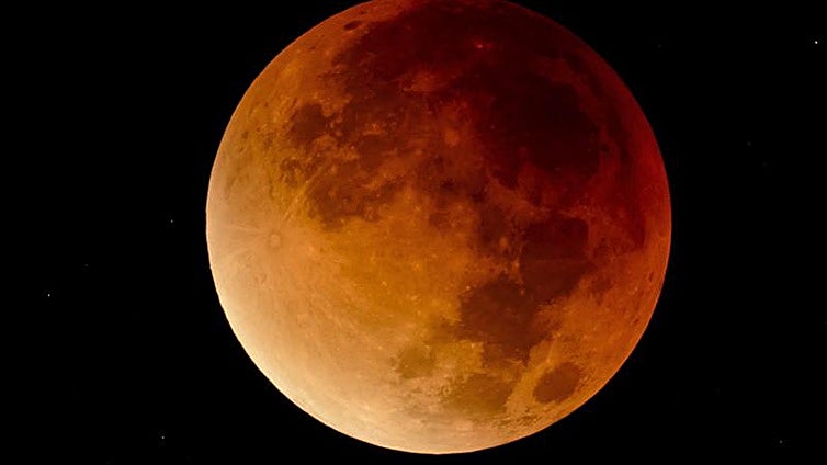 Superluna del castor 2025 hoy: a qué hora es, cómo y dónde verla en España