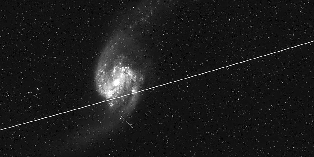 El lanzamiento masivo de satélites amenaza con arruinar la mayoría de las fotos tomadas desde el espacio