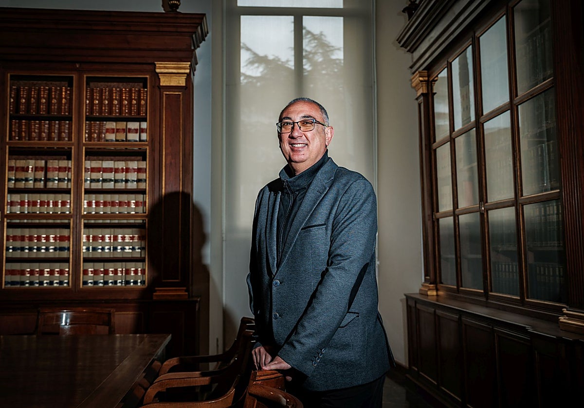 El investigador Cristo Hernández Gómez, en el Museo Arqueológico Nacional (MAN) en Madrid