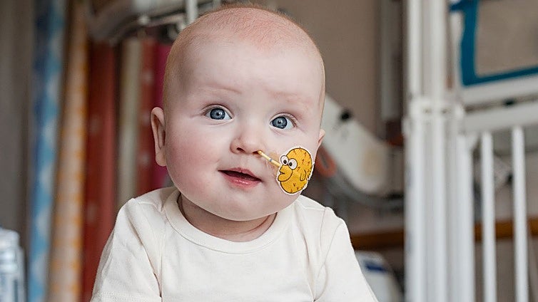 El bebé que sobrevivió gracias a la edición genética o la nueva IA china, entre los diez personajes científicos del año de 'Nature'