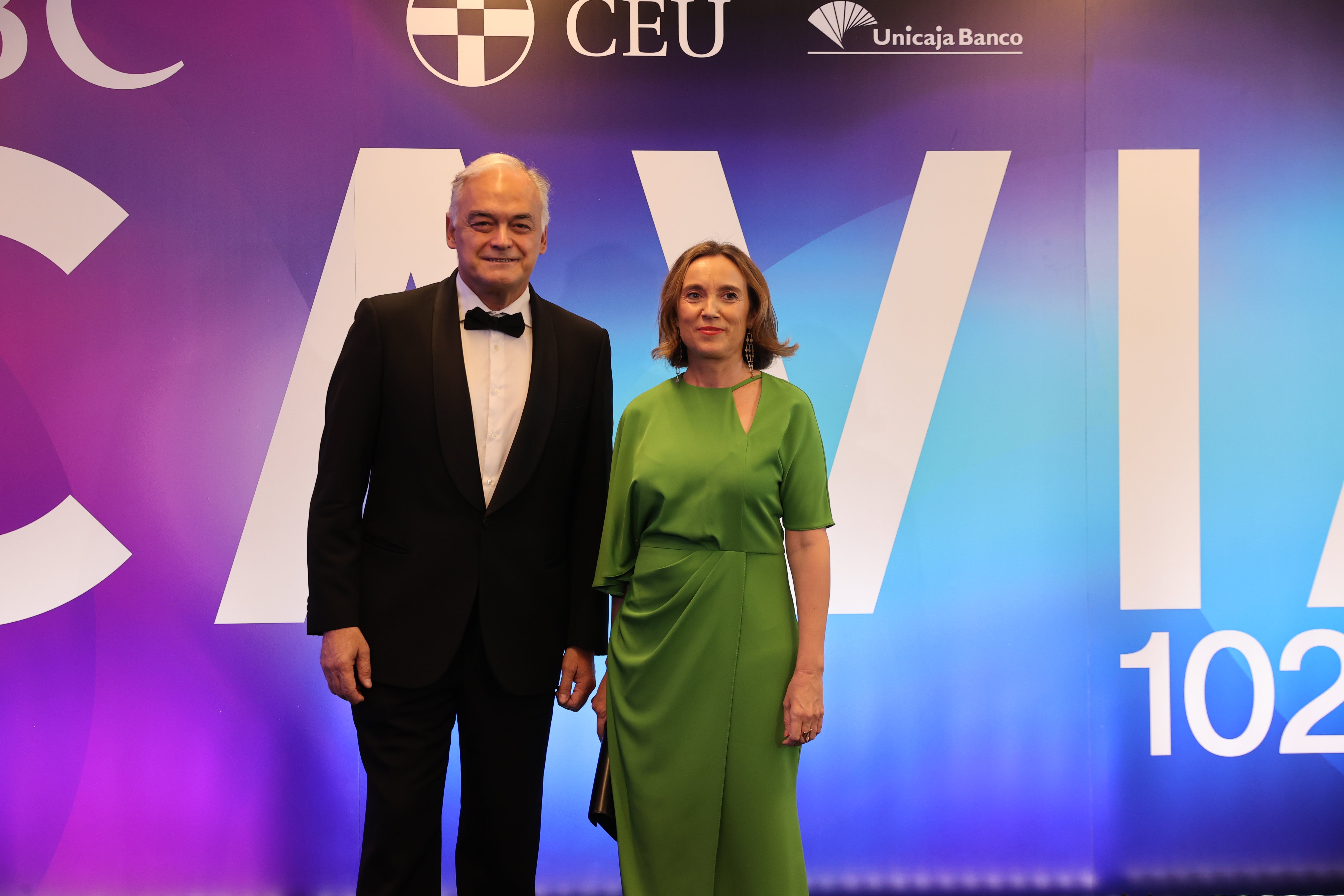 Los dirigentes populares Cuca Gamarra y Esteban González Pons.