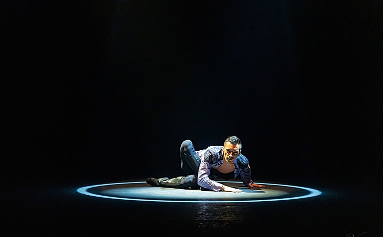 Imagen principal - Tres imágenes del espectáculo 