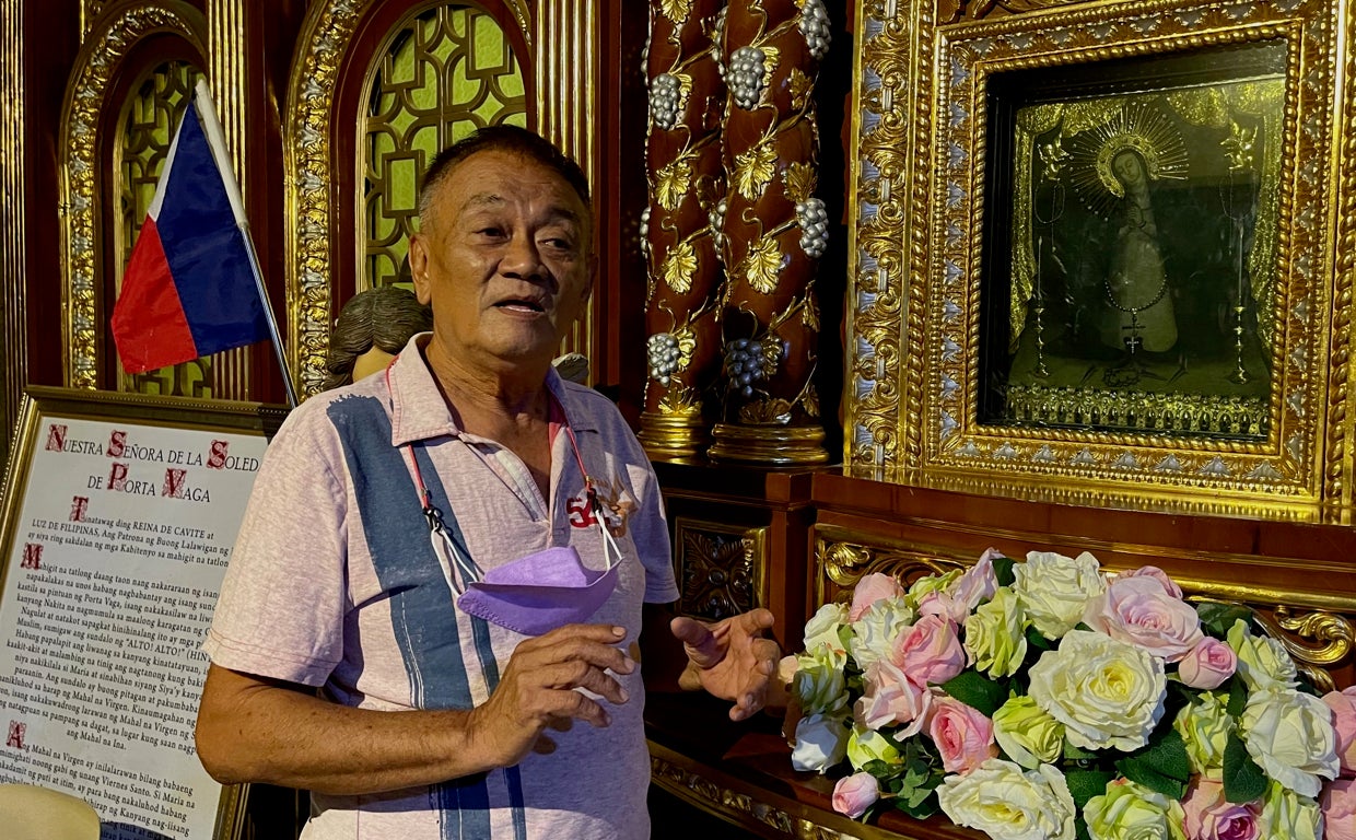 Ambatte Espina Muncal, quien aprendió el chabacano de su abuela y estudió español en su juventud, enseña ahora esta lengua criolla derivada del castellano colonial en el colegio católico de San José, en Cavite