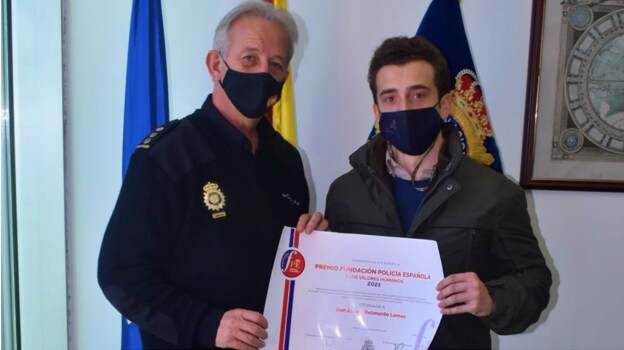 La Fundación Policía Española lo galardonó con el premio a los Valores Humanos