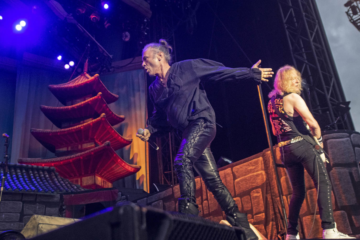 La banda británica, que hasta ahora siempre había actuado en recintos cerrados en la ciudad, se estrenó a lo grande en el Estadi Olímpic