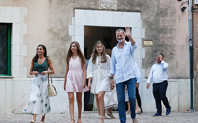 Imagen principal - La Familia Real protagoniza un nuevo posado veraniego al son de Chopin