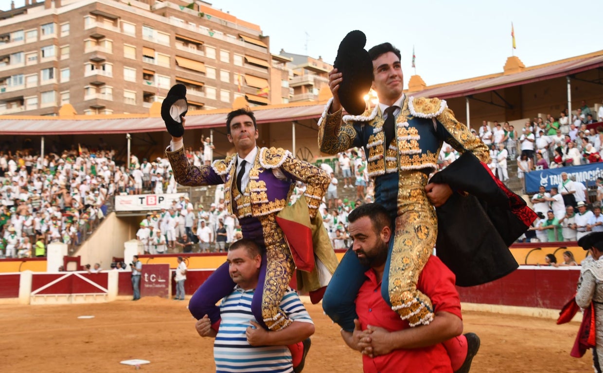 Perera y Rufo salen a hombros