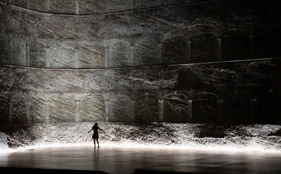 Imagen principal - Tres imágenes de la representación