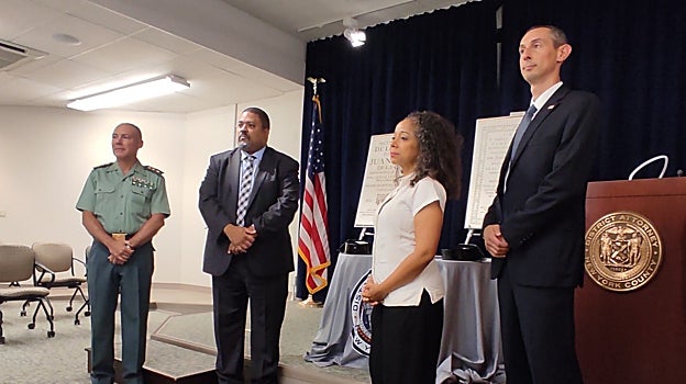 Acto de entrega de los libros en Nueva York