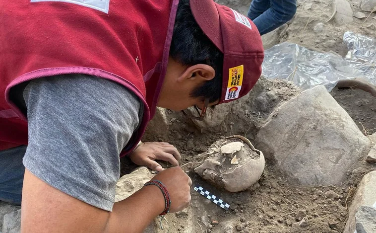 Hallan los restos de niños sacrificados en una ofrenda prehispánica en Perú