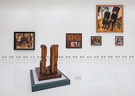 Imagen secundaria 1 - Cuatro patios originales del edificio histórico se han convertido en diez galerías para exhibir arte moderno. James Ensor, de quien el museo atesora la mayor colección del mundo, figura como bisagra entre las colecciones antiguas y modernas. Arriba y abajo, a la izquierda y a la izquierda, tres de las nuevas salas para el arte moderno