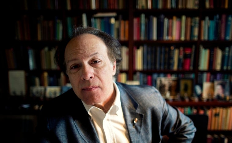 Javier Marías, estrella literaria de la temporada parisina