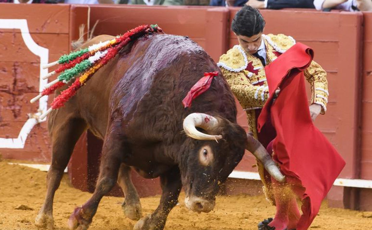 Pablo Aguado, con el tercero de la tarde
