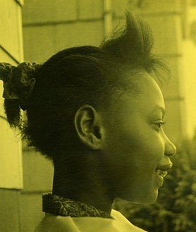 Imagen secundaria 2 - Arriba, obra de la serie 'From Here I Saw What Happened and I Cried'. Sobre estas líneas, dos fotografias de los conjuntos 'Museos' y 'Colored People'