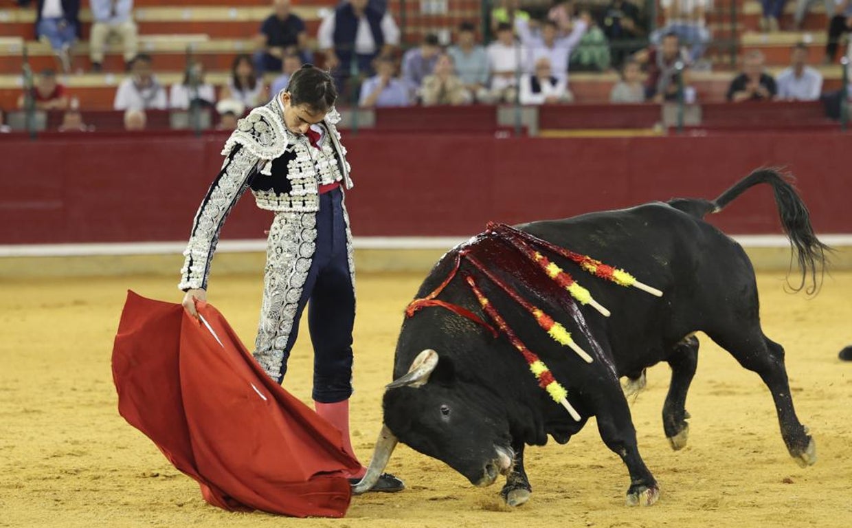 Fortes,, en un relajado muletazo