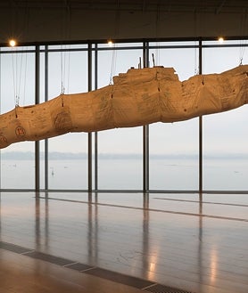 Imagen secundaria 2 - En las imágenes, algunas de las grandes instalaciones del mexicano para las salas del centro santanderino