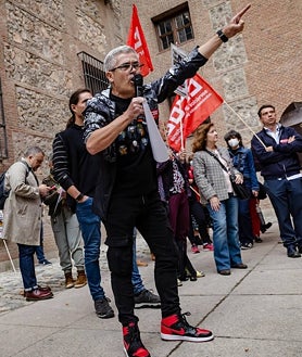 Imagen secundaria 2 - Concentración en Plaza del Rey para exigir la retirada del amianto del Ministerio de Cultura 