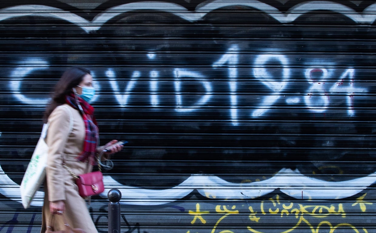 Un grafiti en París inspirado en la distopía orwelliana