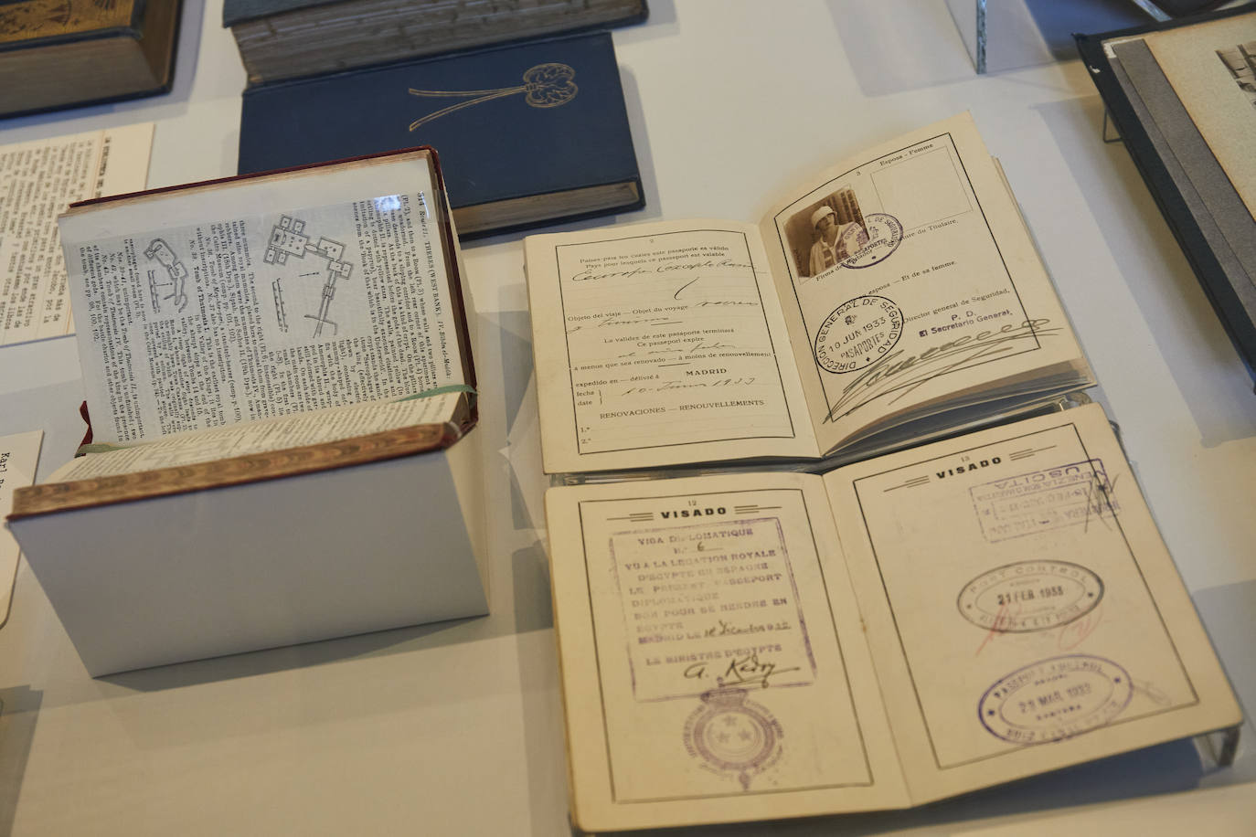 Pasaportes de los duques de Alba con los sellos de Egipto