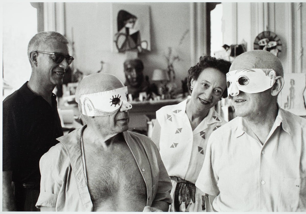 Daniel Saidenberg, Pablo Picasso, Eleanor Saidenberg y Daniel-Henry Kahnweiler en La Californie, en 1957