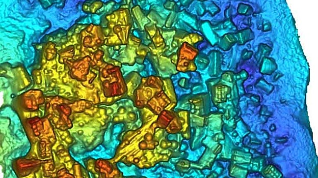 Detalle de la imagen que muestra el cargamento militar que llevaba uno de los barcos hallados en la ruta de acceso al puerto de Lisboa