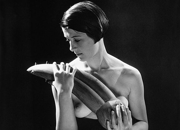 'Femme portant l'Objet désagréable d'Alberto Giacometti', de 1931