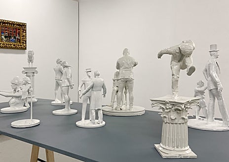 Imagen secundaria 1 - En ls imágenes, algunas de las obras de 'Ornamentos', en La Gran