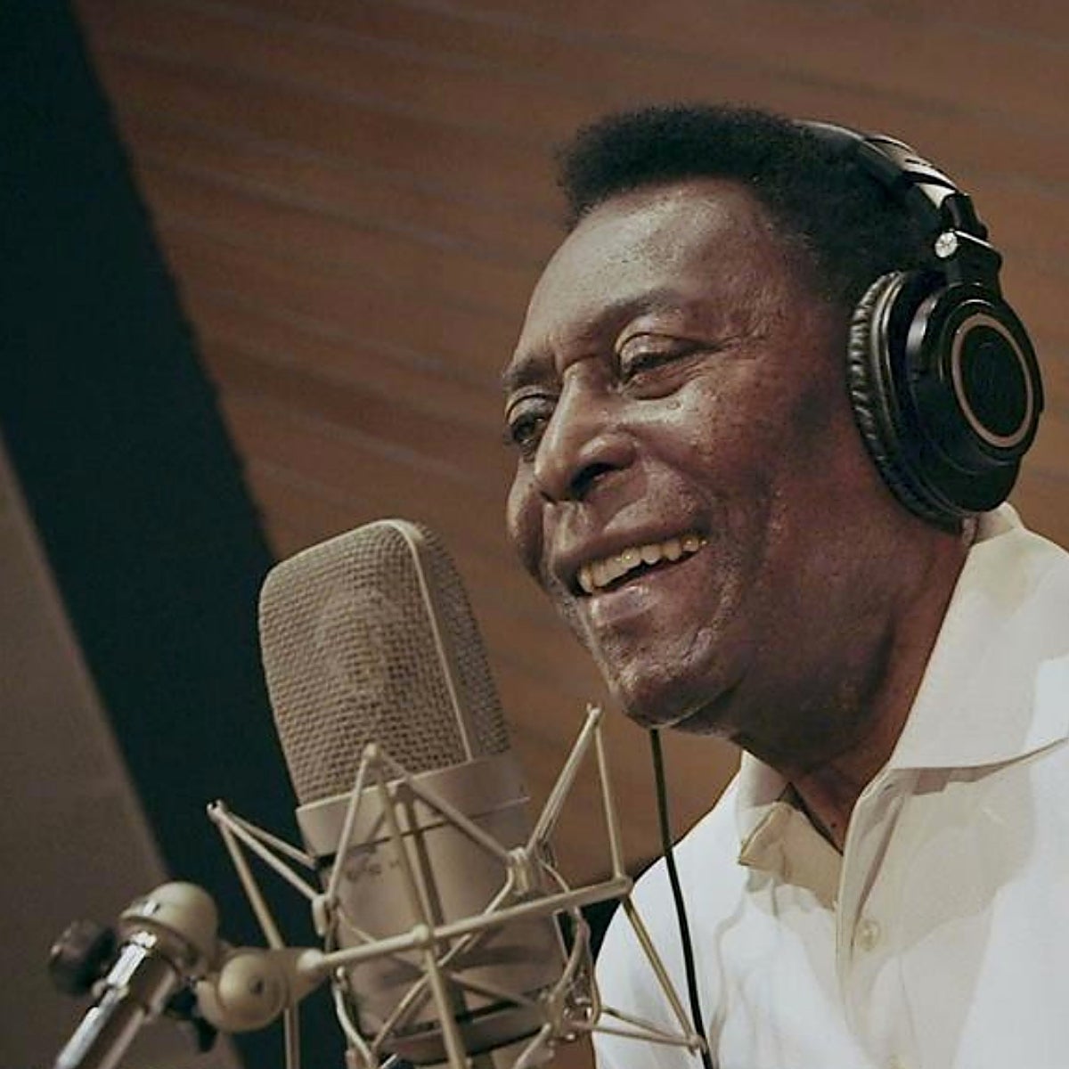 Pelé, el rey del fútbol que sabía cantar y componer canciones