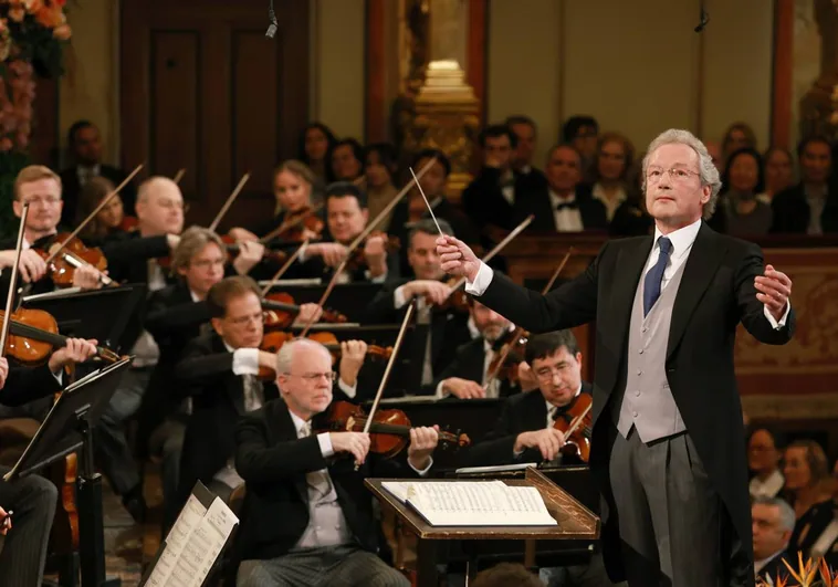 Franz Welser-Möst malgasta el Concierto de Año Nuevo en Viena