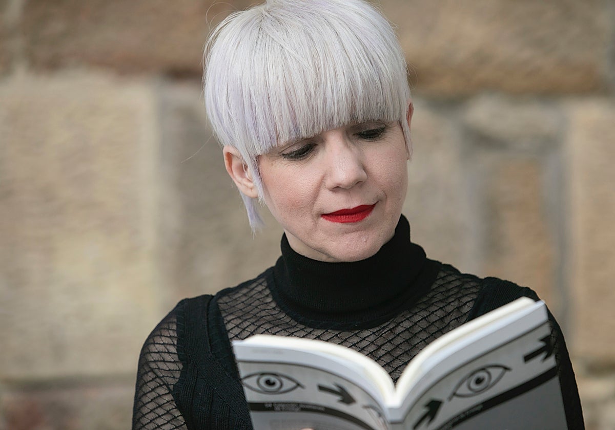 Remedios Zafra lee 'El bucle invisible'