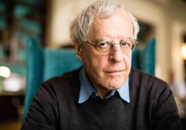 Muere Charles Simic, la voz más irónica y pop de nuestro tiempo