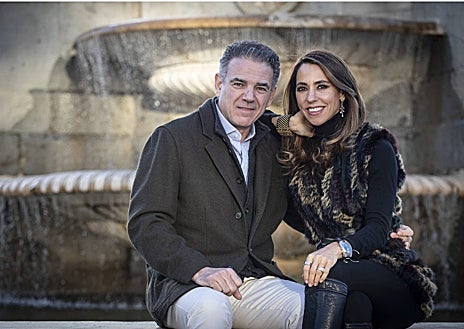 Imagen secundaria 1 - Arriba, infografía del futuro Collegium. Sobre estas líneas, Javier Lumbreras y Lorena Pérez-Jácome. A la derecha, obra de Laura Provost de la colección