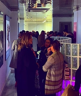 Imagen secundaria 2 - Arriba, Fernando Carmona, galerista de Kripties. Sobre estas líneas, su web y su espacio