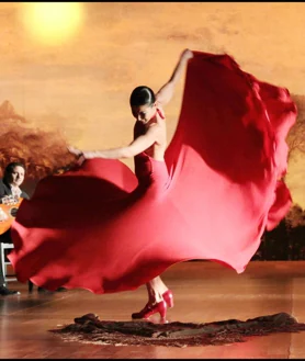 Imagen secundaria 2 - Antonio Gades y Laura del Sol en 'Carmen'; dibujo del propio Saura para 'Bodas de sangre', y Sara Baras en 'Flamenco, flamenco'