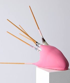 Imagen secundaria 2 - en las imágenes, distintas propuestas del alcalaíno para la exposición en la galería madrileña