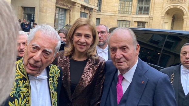 Vargas Llosa, con Don Juan Carlos y la Infanta Cristina