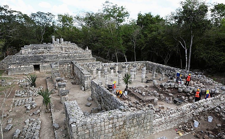 Imagen principal - Hallan la tumba de un personaje de la élite maya de Chichen Itzá