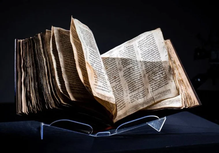La biblia hebrea más antigua y completa aspira a batir récord de subasta
