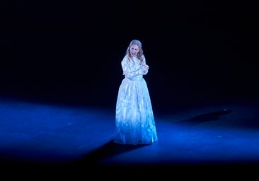 El 'Macbeth' de Plensa: un concierto con esculturas y danza