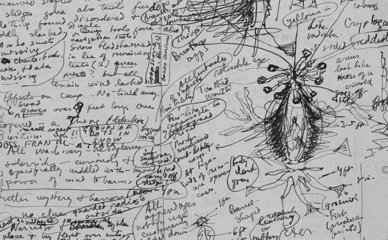 Imagen principal - Se calcula que Lovecraft llegó a acumular más de 75.000 cartas manuscritas, algunas de ellas con dibujos de su apartamento en Nueva York o bocetos ininteligibles. 