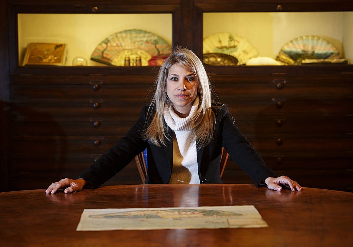 Karina Sainz Borgo, retratada en el Museo Naval