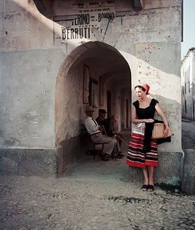 Imagen secundaria 2 - Arriba, 'Los ángeles' (1962). Sobre estas líneas, otras dos de las obras de Lartigue presentes en la exposición madrileña