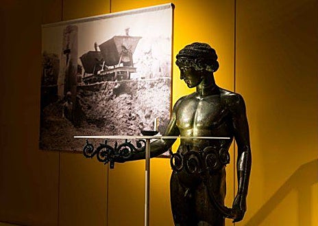 Imagen secundaria 1 - Gracias a las ciencia, con la muestra se puede experimentar la luminosidad, la textura de la luz con la que los romanos vivían sus noches