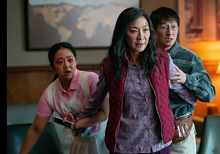 Fotograma de 'Todo a la vez y en todas partes'